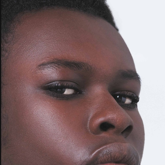 Gucci L'Obscur Lengthening Mascara in 1 Eve Black - Picture 2 of 6